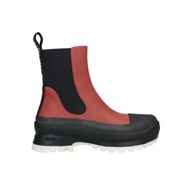 NIB Stella McCartney Trace Chelsea Boots.